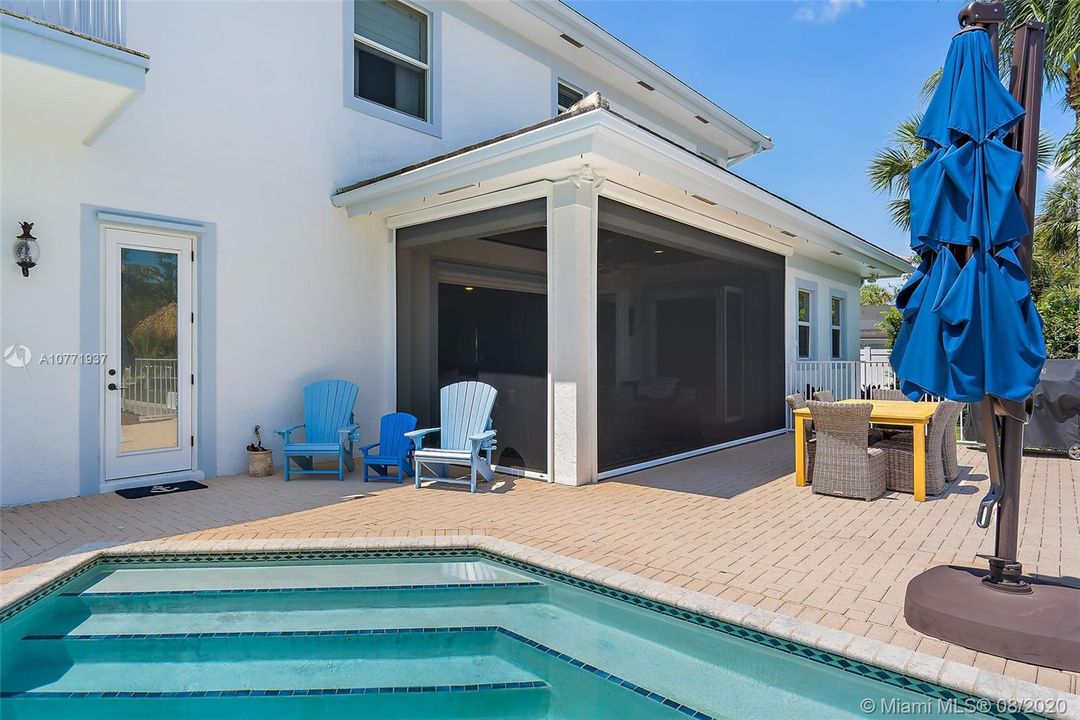 Recently Sold: $1,795,000 (6 beds, 4 baths, 4048 Square Feet)