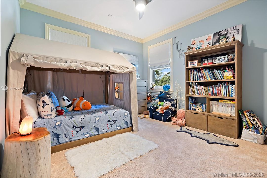 Guest bedroom