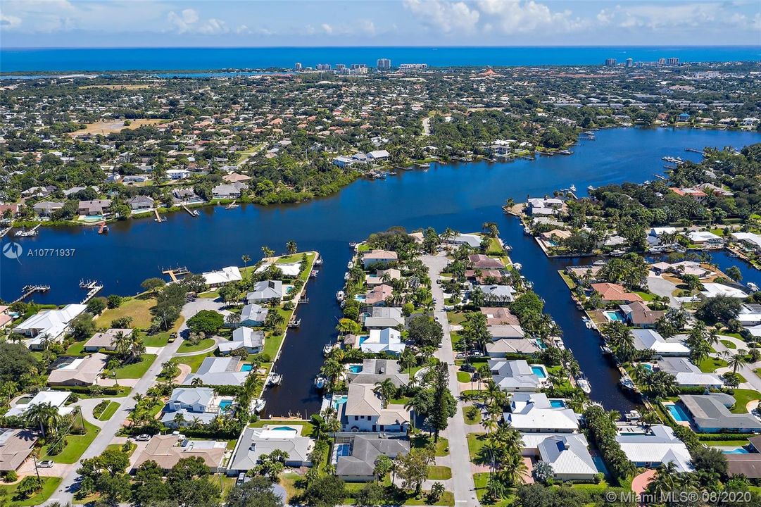 Recently Sold: $1,795,000 (6 beds, 4 baths, 4048 Square Feet)