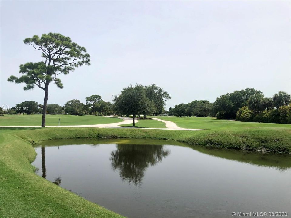 Recently Sold: $1,795,000 (6 beds, 4 baths, 4048 Square Feet)