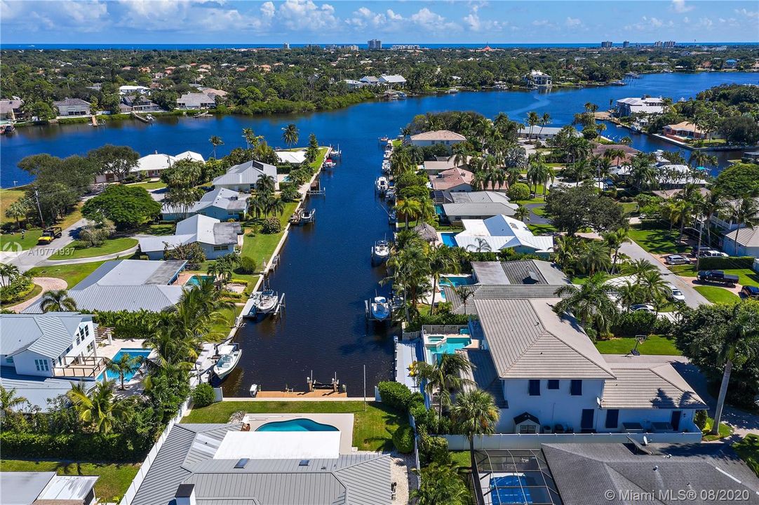 Recently Sold: $1,795,000 (6 beds, 4 baths, 4048 Square Feet)