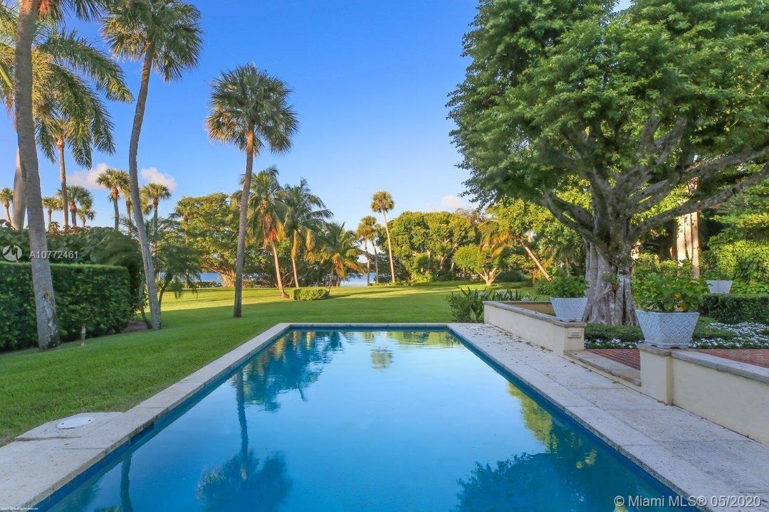 Recently Sold: $8,000,000 (5 beds, 7 baths, 3843 Square Feet)