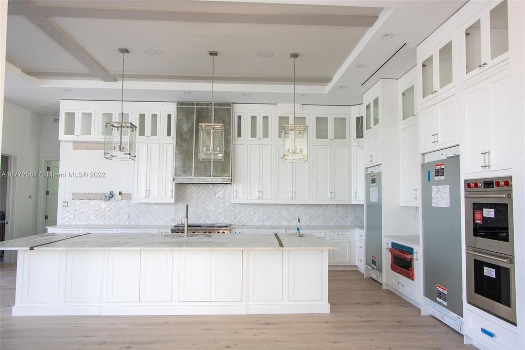 Vendido Recientemente: $6,999,000 (6 camas, 6 baños, 6766 Pies cuadrados)