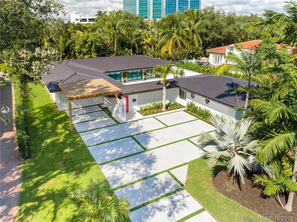 Recently Sold: $1,899,000 (4 beds, 5 baths, 1967 Square Feet)