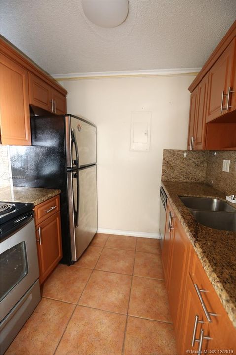 Недавно продано: $115,000 (1 спален, 1 ванн, 583 Квадратных фут)