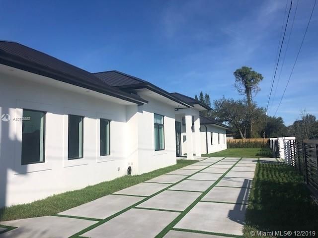 Recently Rented: $10,000 (5 beds, 4 baths, 4424 Square Feet)