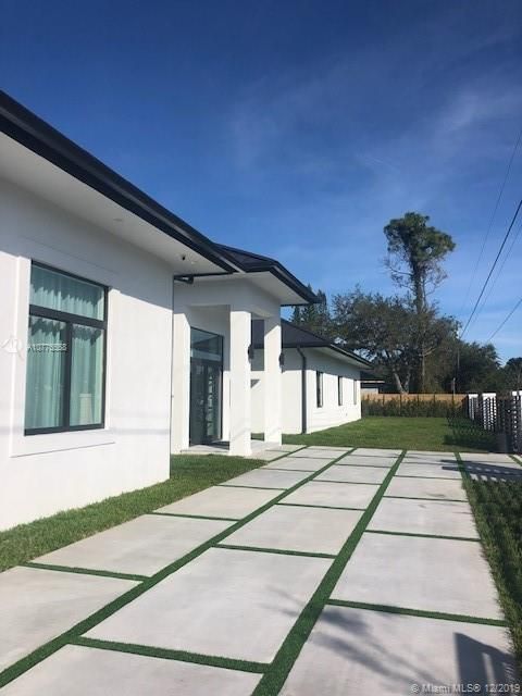 Recently Rented: $10,000 (5 beds, 4 baths, 4424 Square Feet)