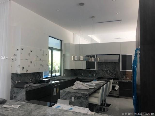 Recently Rented: $10,000 (5 beds, 4 baths, 4424 Square Feet)
