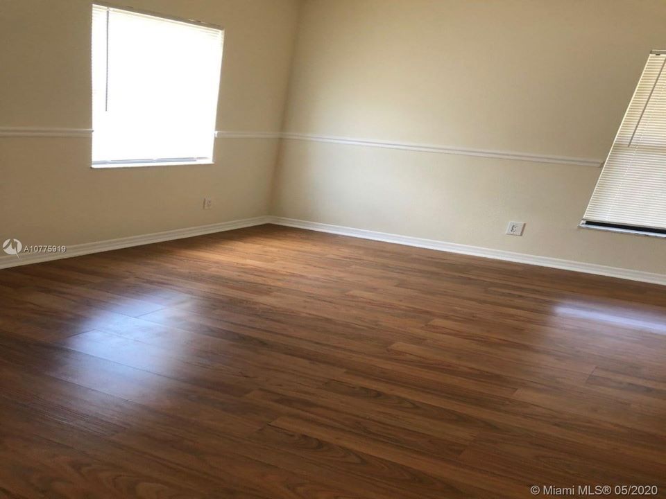 Recently Sold: $95,000 (2 beds, 2 baths, 1018 Square Feet)