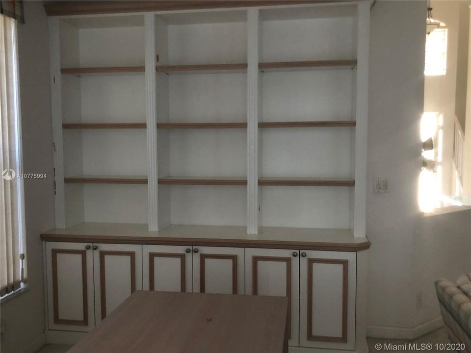 Недавно продано: $169,999 (3 спален, 2 ванн, 2223 Квадратных фут)