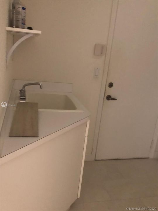 Недавно продано: $169,999 (3 спален, 2 ванн, 2223 Квадратных фут)