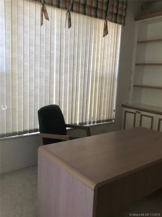 Недавно продано: $169,999 (3 спален, 2 ванн, 2223 Квадратных фут)