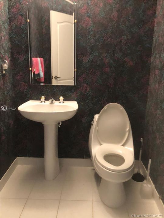 Недавно продано: $169,999 (3 спален, 2 ванн, 2223 Квадратных фут)
