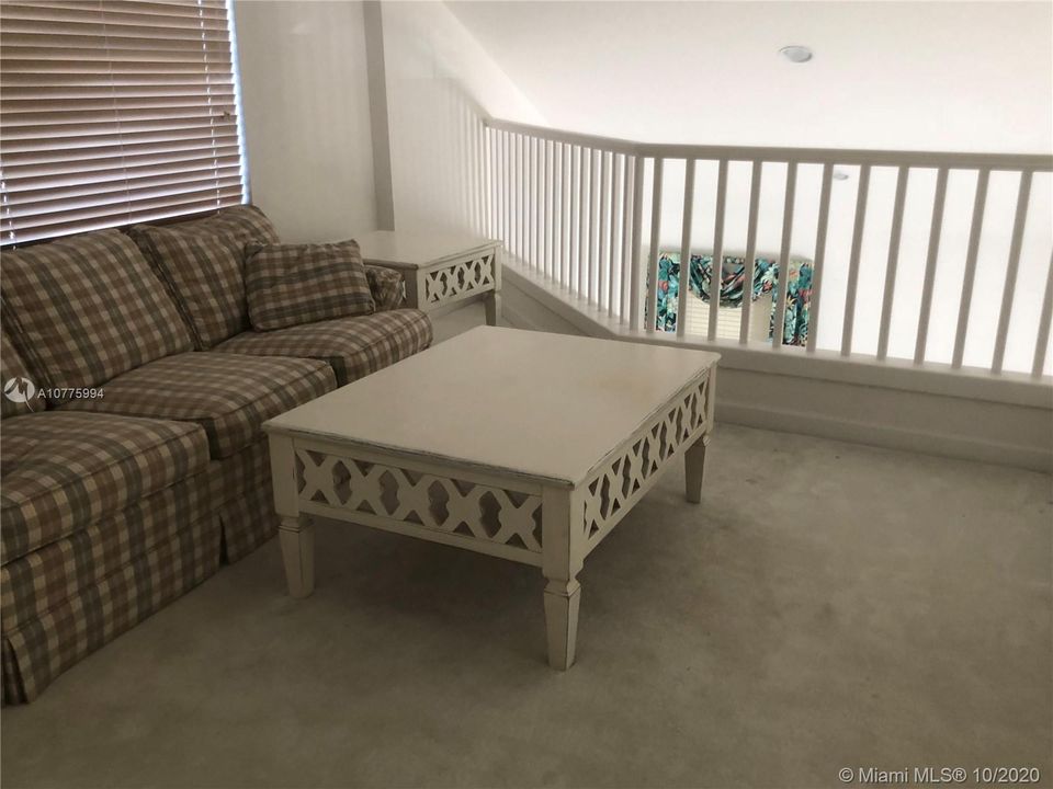 Недавно продано: $169,999 (3 спален, 2 ванн, 2223 Квадратных фут)