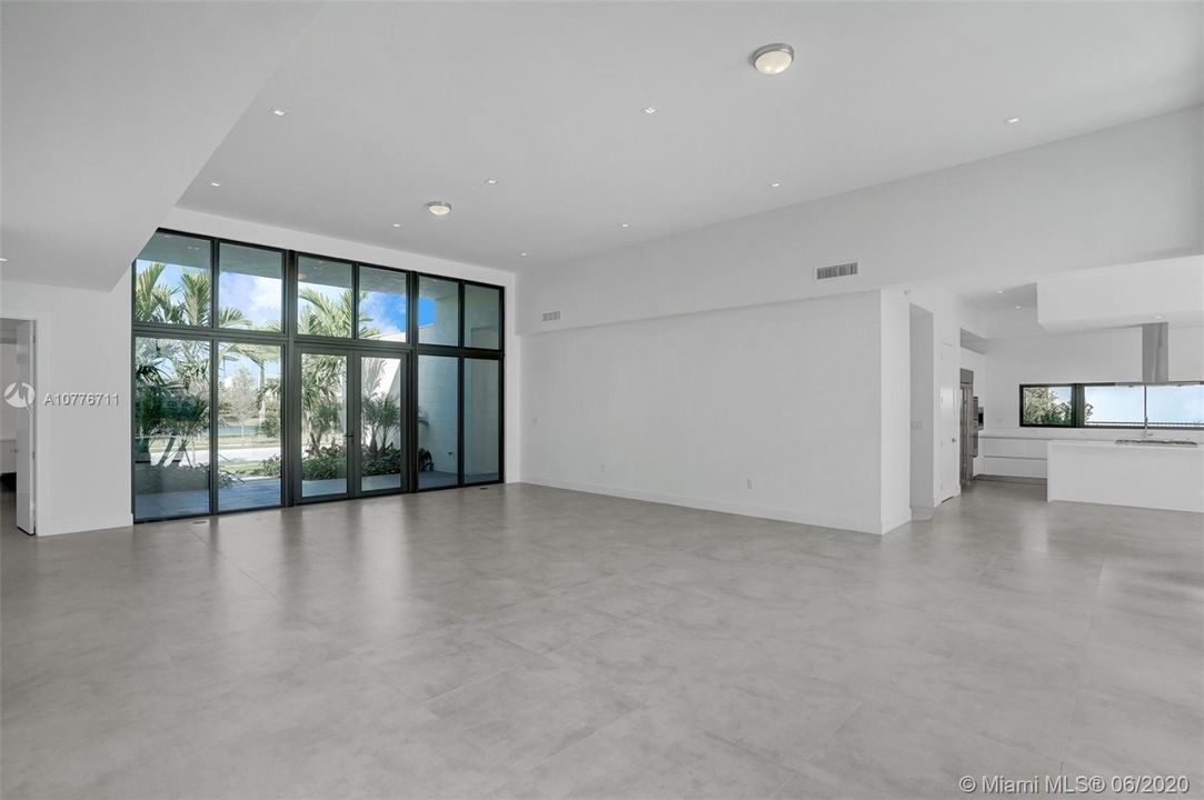 Recently Rented: $11,000 (5 beds, 6 baths, 4463 Square Feet)