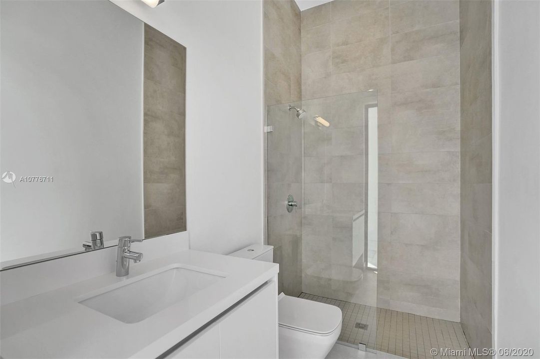 Recently Rented: $11,000 (5 beds, 6 baths, 4463 Square Feet)
