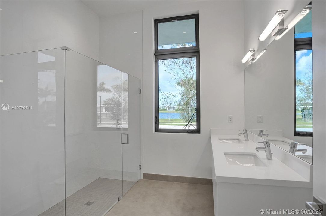 Recently Rented: $11,000 (5 beds, 6 baths, 4463 Square Feet)