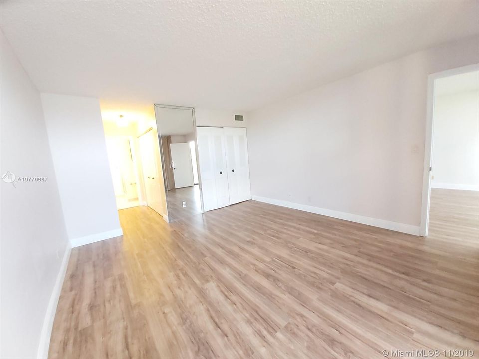 Недавно продано: $129,500 (2 спален, 2 ванн, 1090 Квадратных фут)