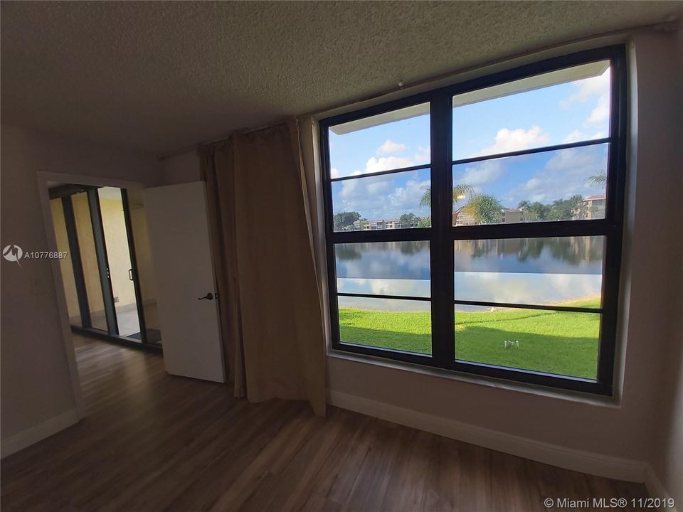 Недавно продано: $129,500 (2 спален, 2 ванн, 1090 Квадратных фут)