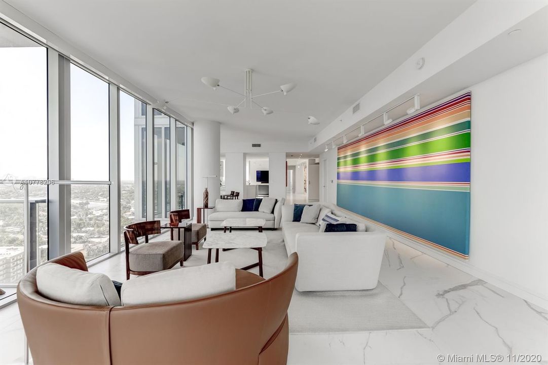 Vendido Recientemente: $4,850,000 (4 camas, 5 baños, 3301 Pies cuadrados)