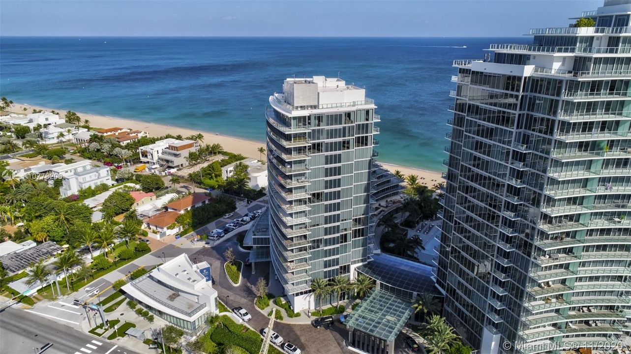 Vendido Recientemente: $4,850,000 (4 camas, 5 baños, 3301 Pies cuadrados)