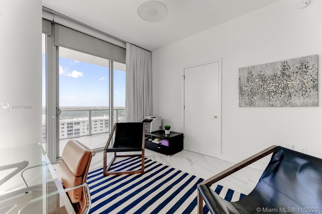 Vendido Recientemente: $4,850,000 (4 camas, 5 baños, 3301 Pies cuadrados)