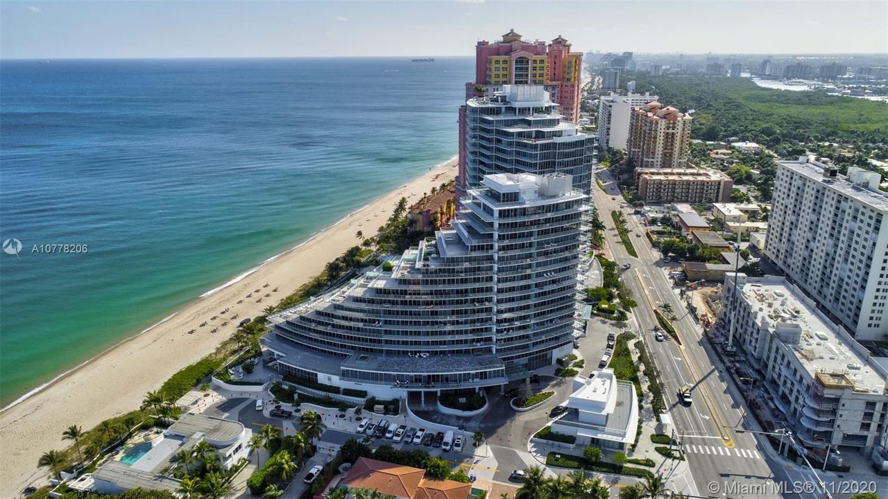 Vendido Recientemente: $4,850,000 (4 camas, 5 baños, 3301 Pies cuadrados)