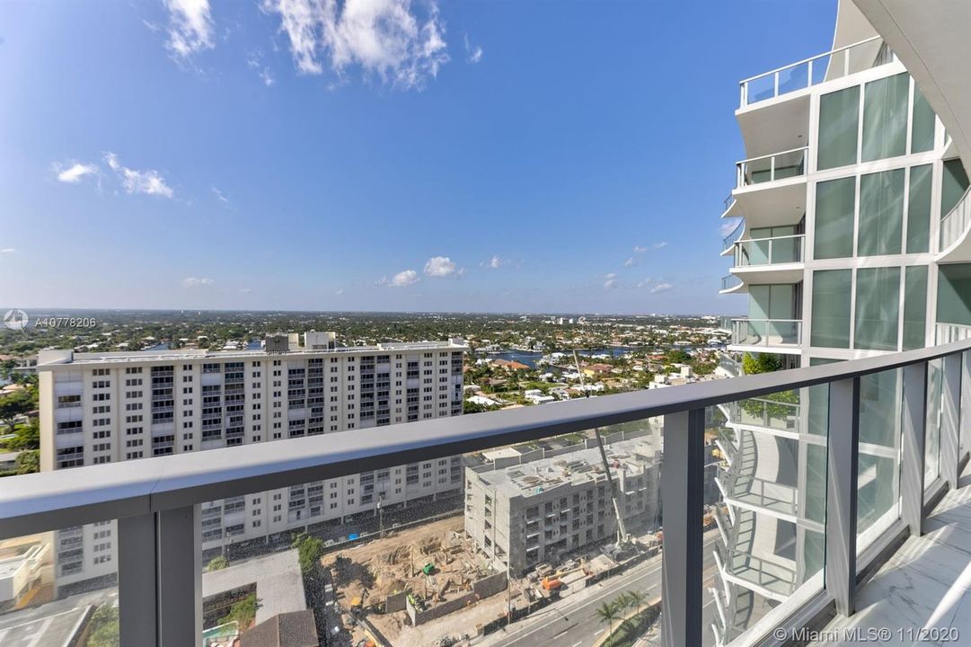 Vendido Recientemente: $4,850,000 (4 camas, 5 baños, 3301 Pies cuadrados)