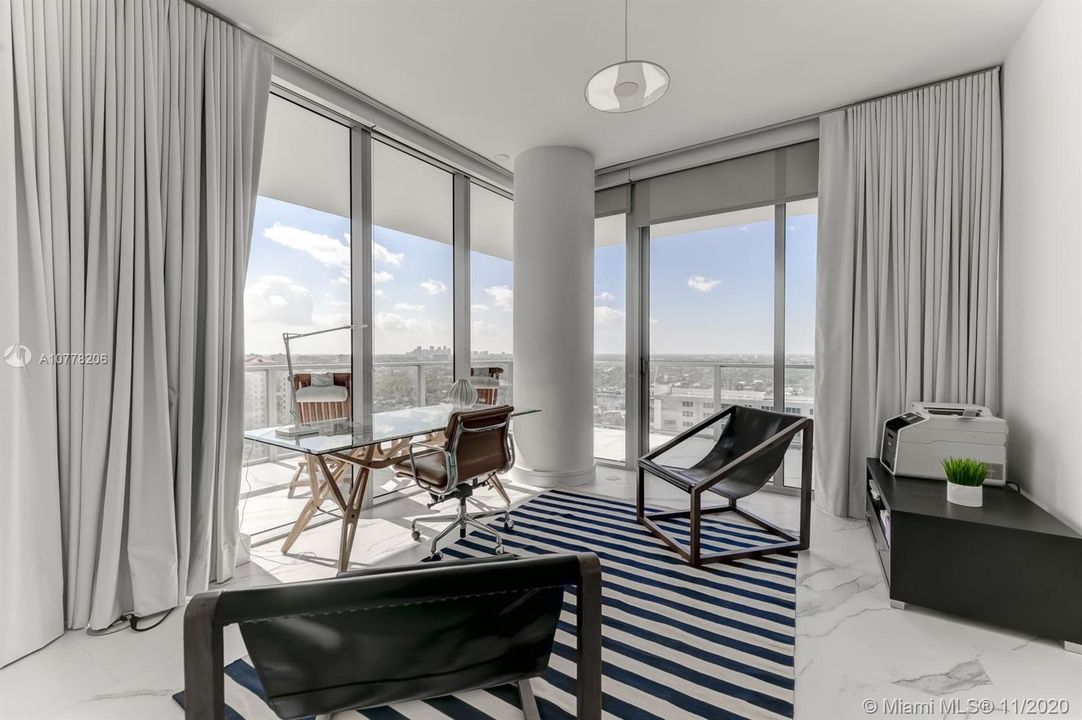 Vendido Recientemente: $4,850,000 (4 camas, 5 baños, 3301 Pies cuadrados)