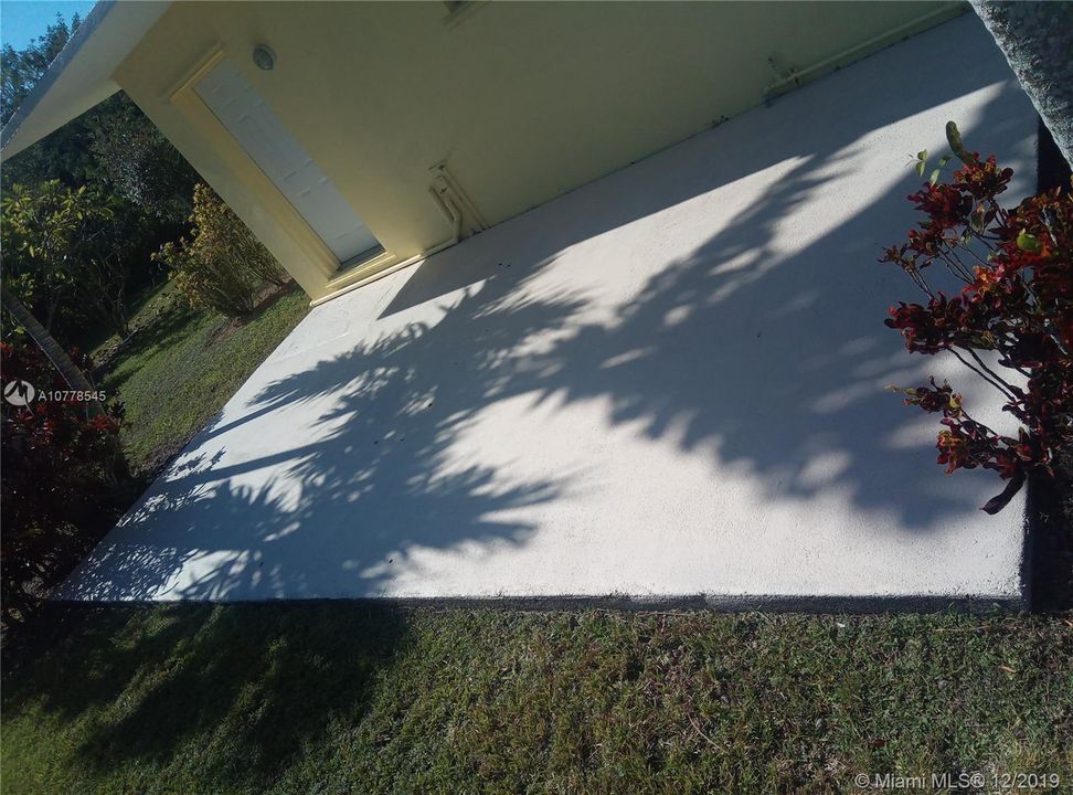 Recently Rented: $1,950 (3 beds, 2 baths, 1470 Square Feet)