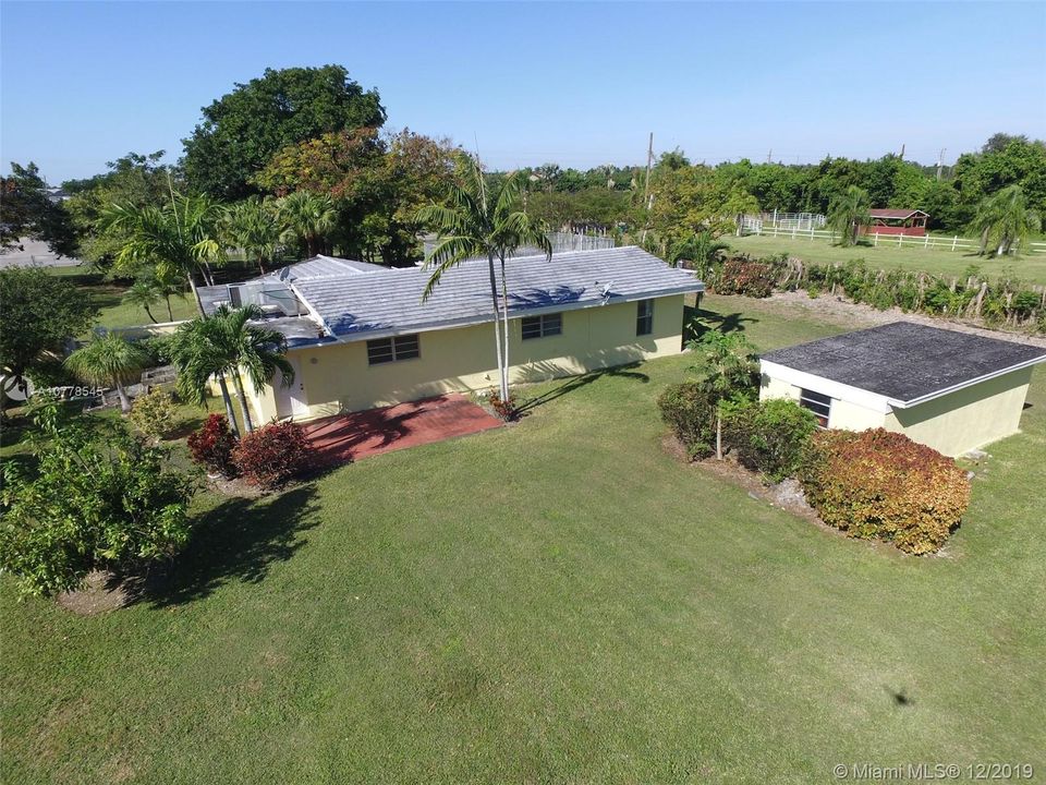 Recently Rented: $1,950 (3 beds, 2 baths, 1470 Square Feet)