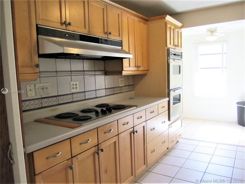 Recently Rented: $1,950 (3 beds, 2 baths, 1470 Square Feet)