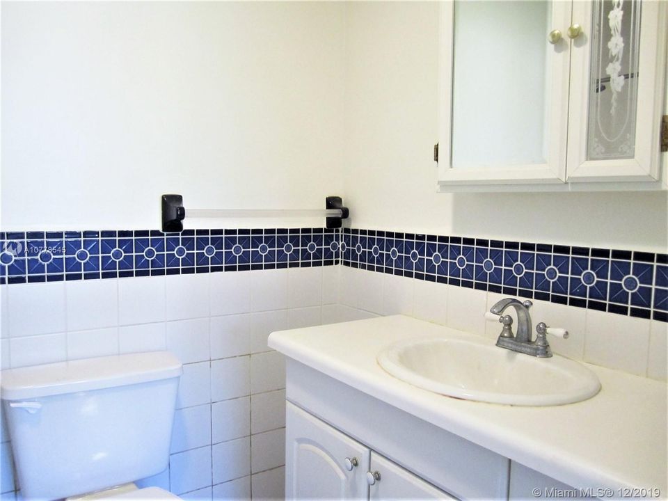 Recently Rented: $1,950 (3 beds, 2 baths, 1470 Square Feet)