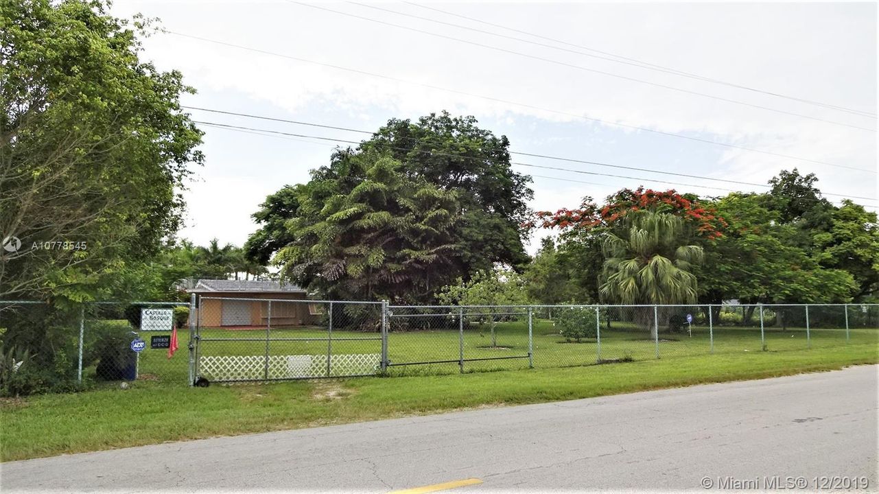 Recently Rented: $1,950 (3 beds, 2 baths, 1470 Square Feet)