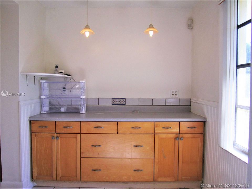 Recently Rented: $1,950 (3 beds, 2 baths, 1470 Square Feet)
