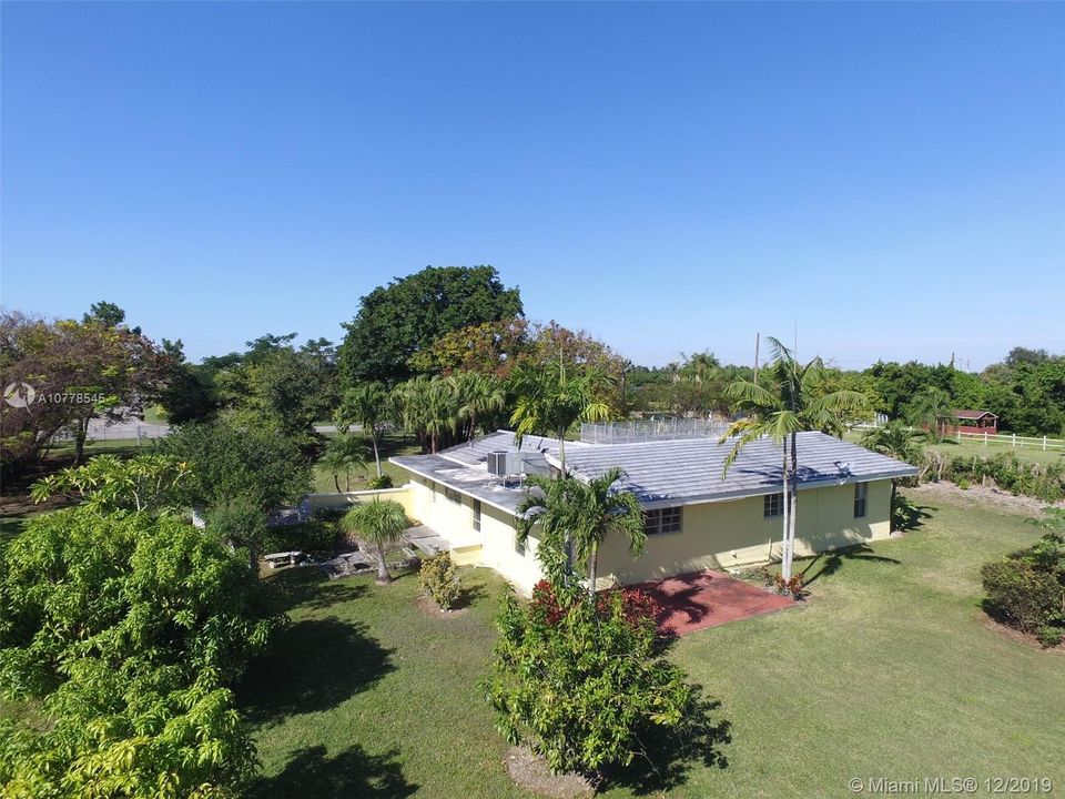 Recently Rented: $1,950 (3 beds, 2 baths, 1470 Square Feet)