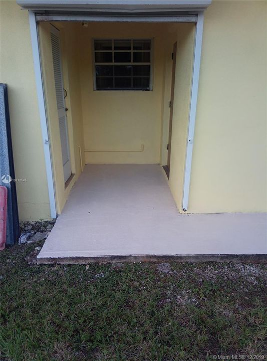 Recently Rented: $1,950 (3 beds, 2 baths, 1470 Square Feet)