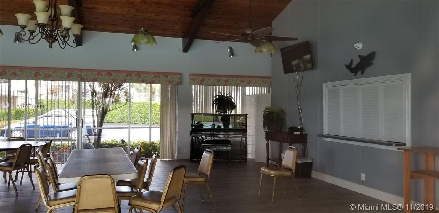 Vendido Recientemente: $59,900 (2 camas, 1 baños, 894 Pies cuadrados)