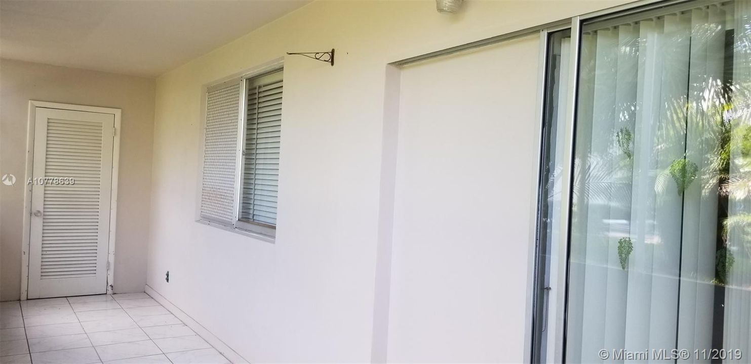 Vendido Recientemente: $59,900 (2 camas, 1 baños, 894 Pies cuadrados)