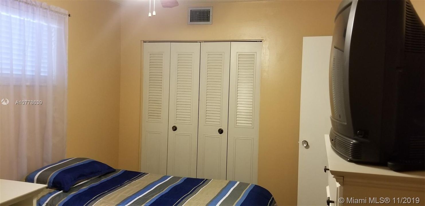 Vendido Recientemente: $59,900 (2 camas, 1 baños, 894 Pies cuadrados)