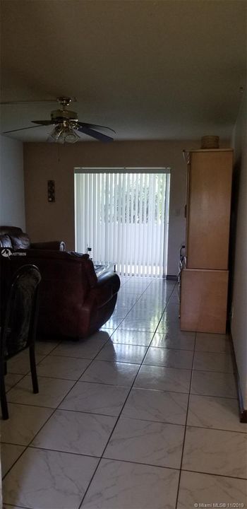 Vendido Recientemente: $59,900 (2 camas, 1 baños, 894 Pies cuadrados)