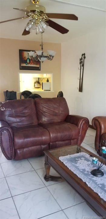 Vendido Recientemente: $59,900 (2 camas, 1 baños, 894 Pies cuadrados)