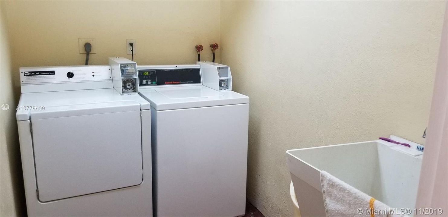 Vendido Recientemente: $59,900 (2 camas, 1 baños, 894 Pies cuadrados)