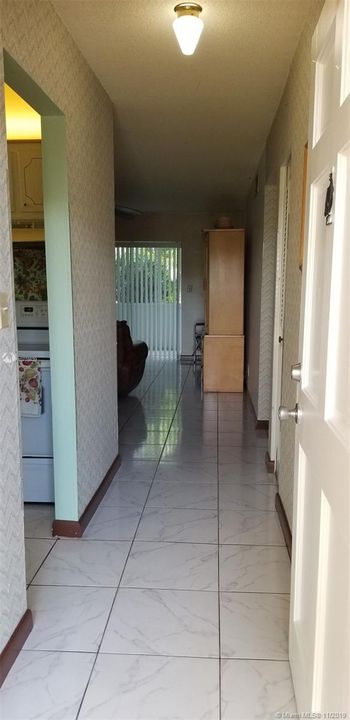 Vendido Recientemente: $59,900 (2 camas, 1 baños, 894 Pies cuadrados)