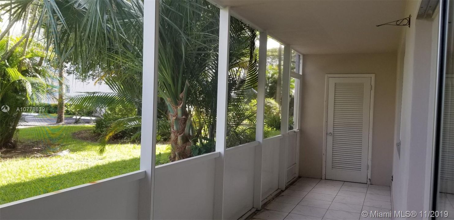 Vendido Recientemente: $59,900 (2 camas, 1 baños, 894 Pies cuadrados)