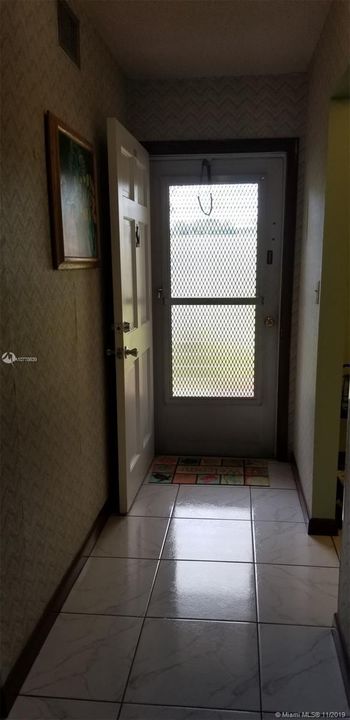 Vendido Recientemente: $59,900 (2 camas, 1 baños, 894 Pies cuadrados)