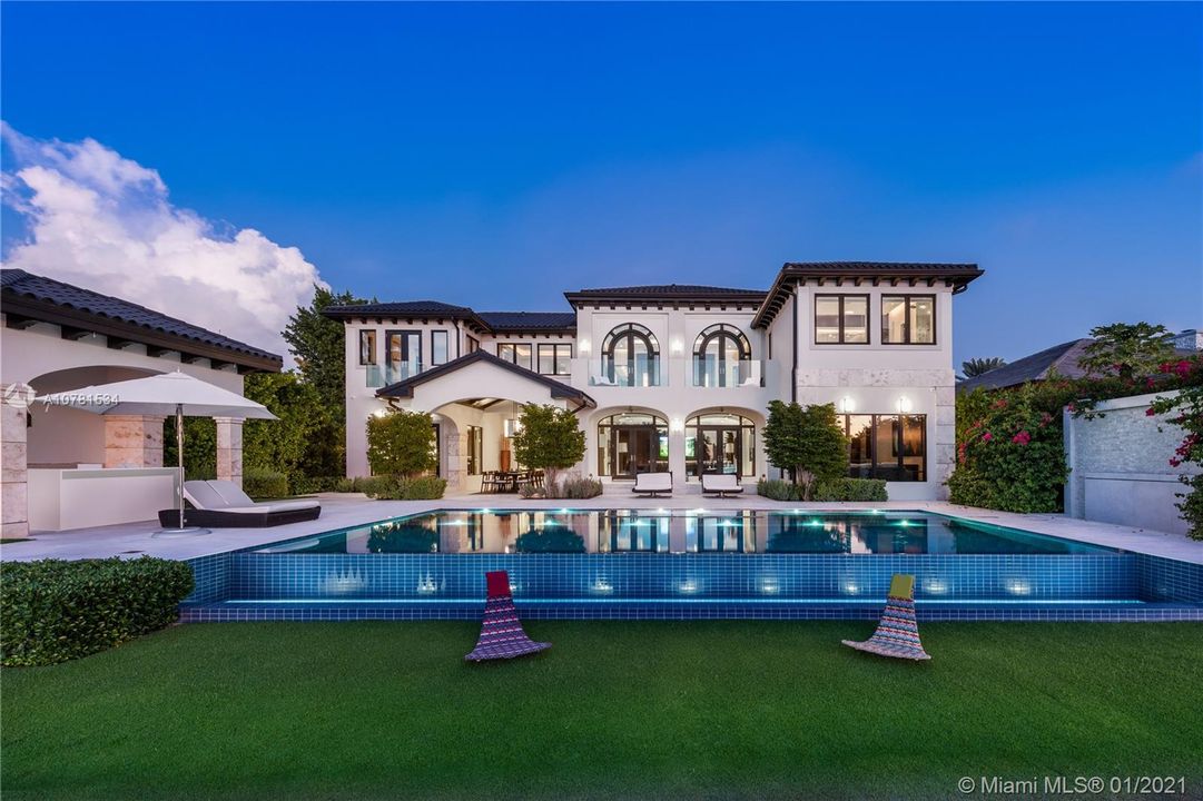 Recently Sold: $21,900,000 (6 beds, 7 baths, 8500 Square Feet)