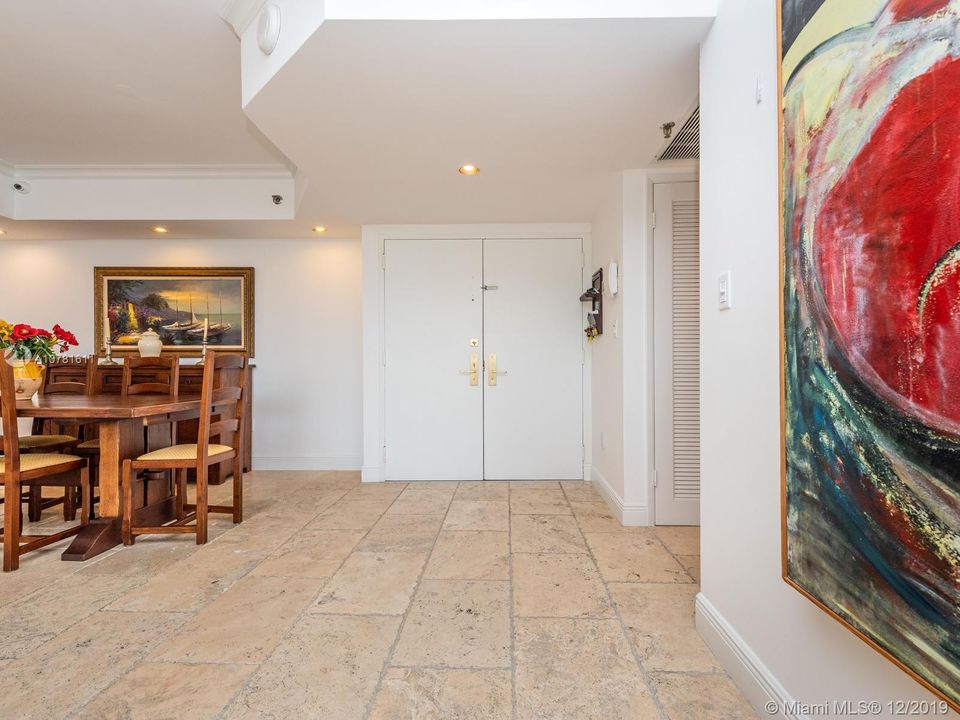 Recently Sold: $895,000 (2 beds, 2 baths, 1440 Square Feet)