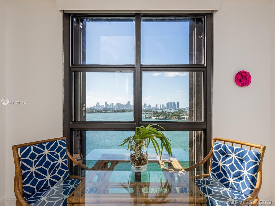 Recently Sold: $895,000 (2 beds, 2 baths, 1440 Square Feet)
