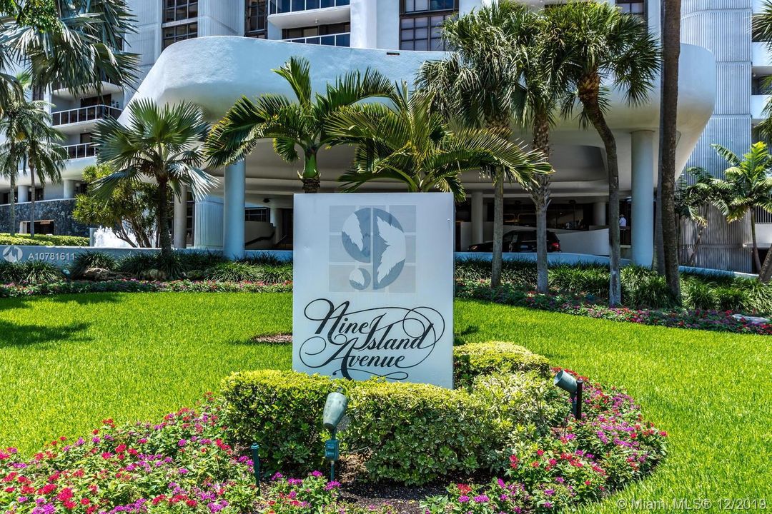 Recently Sold: $895,000 (2 beds, 2 baths, 1440 Square Feet)